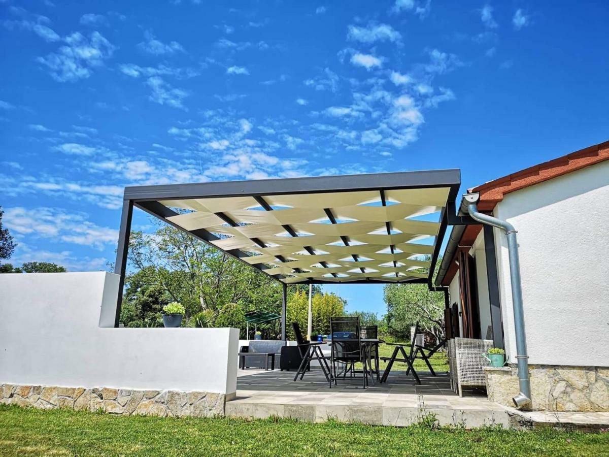 Villa Leo ロヴィニ エクステリア 写真